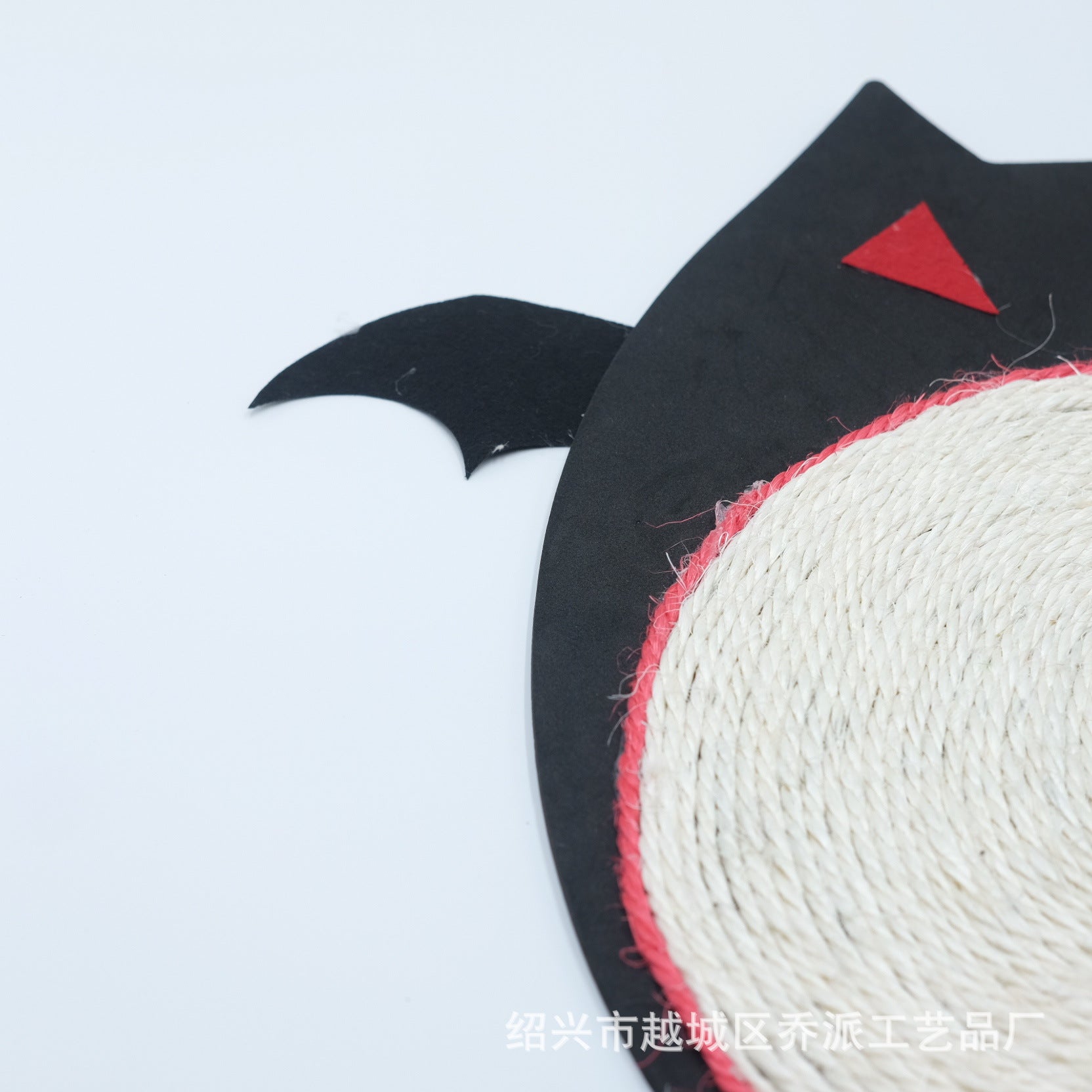 Creative sisal mat cat scratching board cat claw toy carpet sleeping mat Halloween bat pet supplies