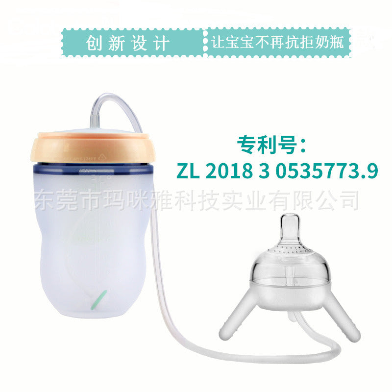 Patented creative wide-caliber long straw separation type baby bottle liberating parents' hands