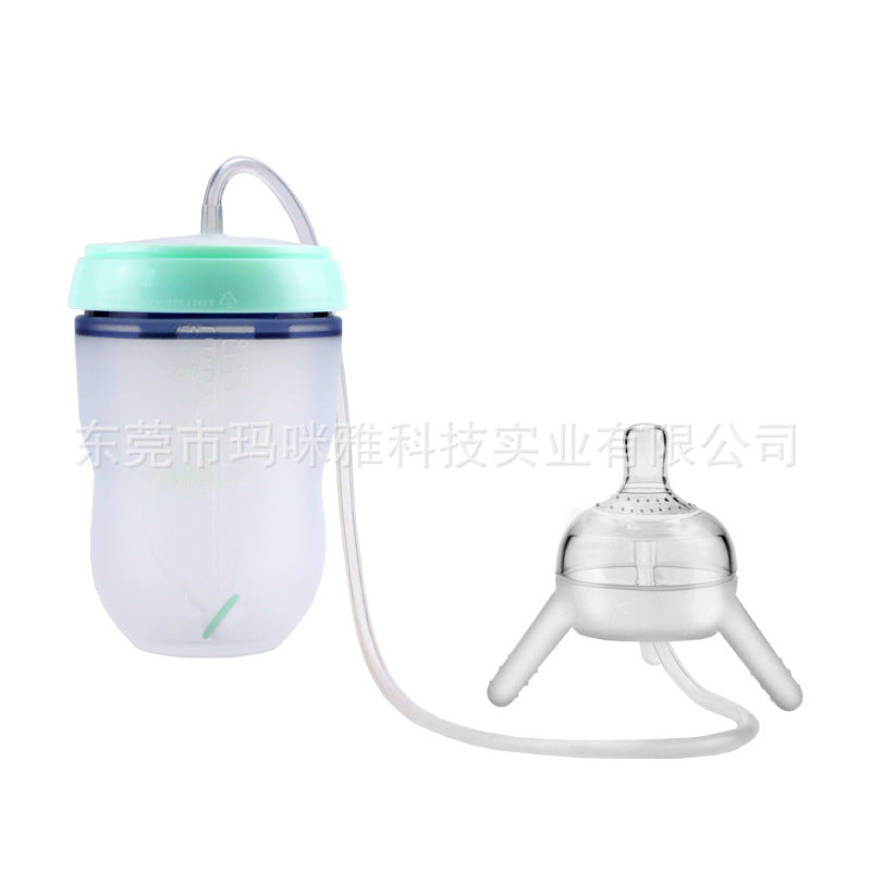 Patented creative wide-caliber long straw separation type baby bottle liberating parents' hands