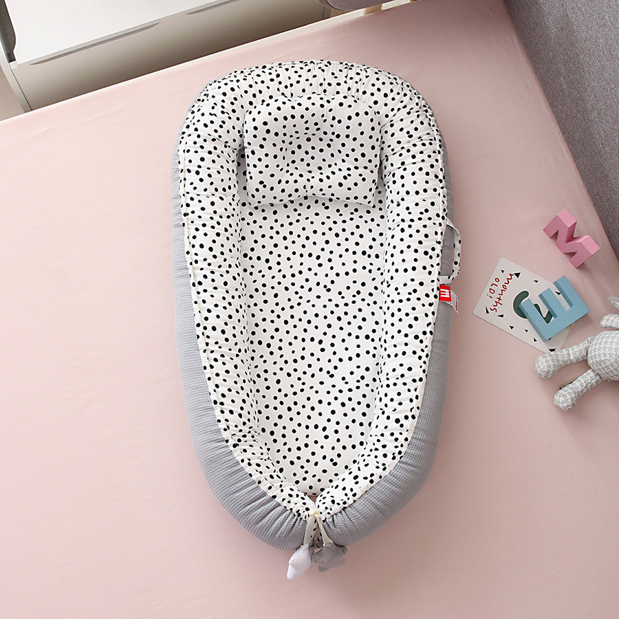 Hemei honeycomb breathable detachable and washable portable baby bed mid-bed bionic baby nest baby pillow travel baby bed