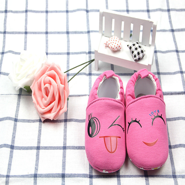 2019 factory direct sales of new children's baby toddler shoes cartoon embroidery can not fall off the heel baby shoes
