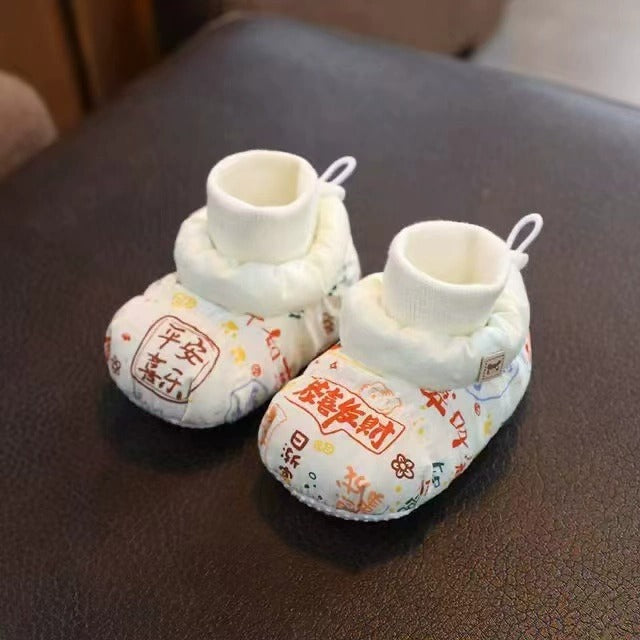 Autumn and winter infant shoes plus velvet 0-1 year old baby soft sole non-falling cotton shoes keep warm newborn full moon shoes and socks