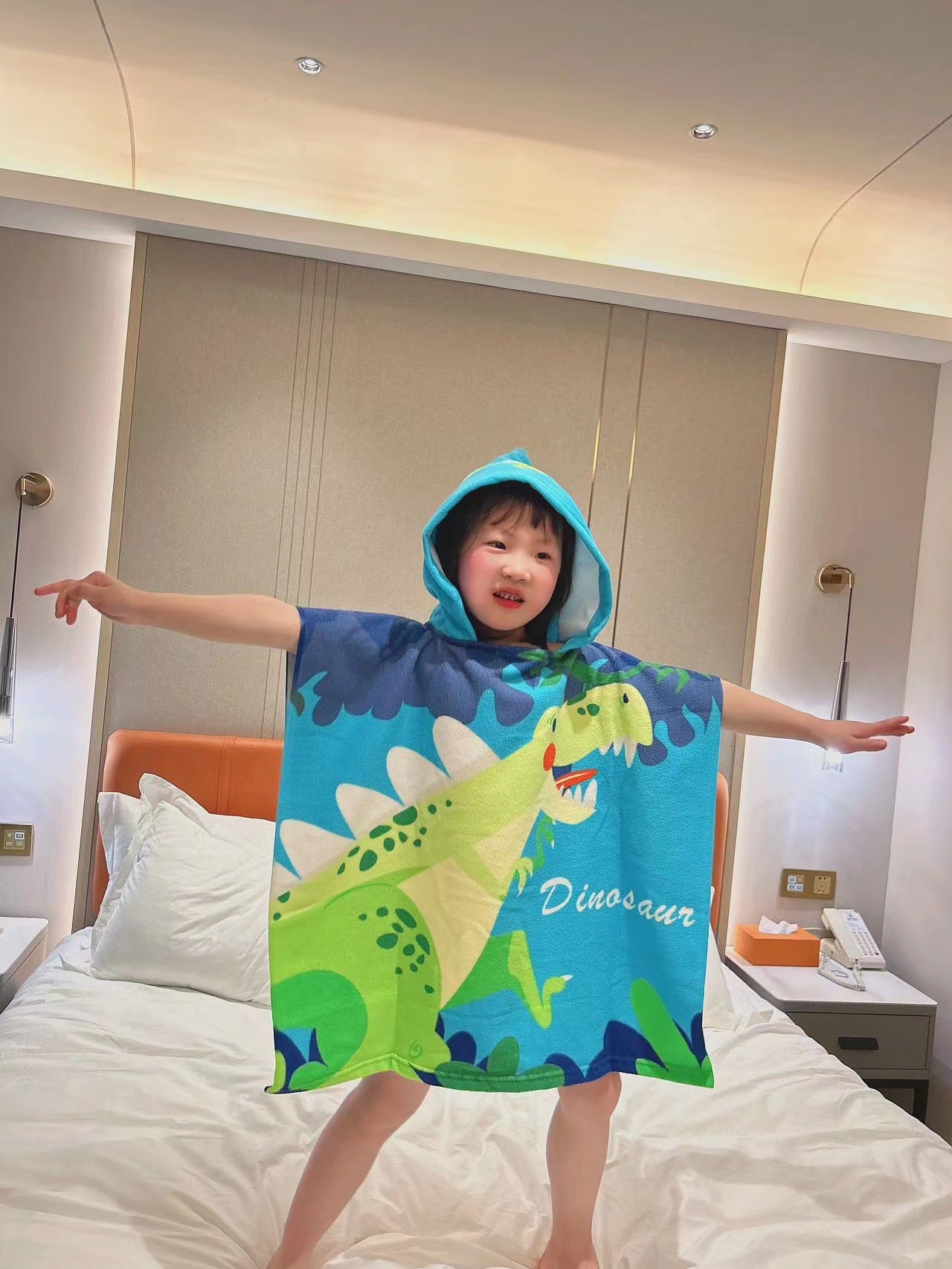 Cartoon Children's Bath Towel Cape Wearable Hooded Cape Baby Bath Absorbent Quick-Drying Beach Towel Bathrobe Towel