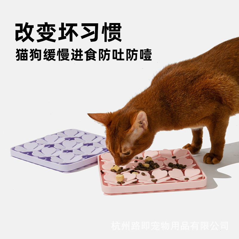 Dog slow food bowl food grade silicone licking pad licking plate pet cat educational leaking food hiding toy with suction cup