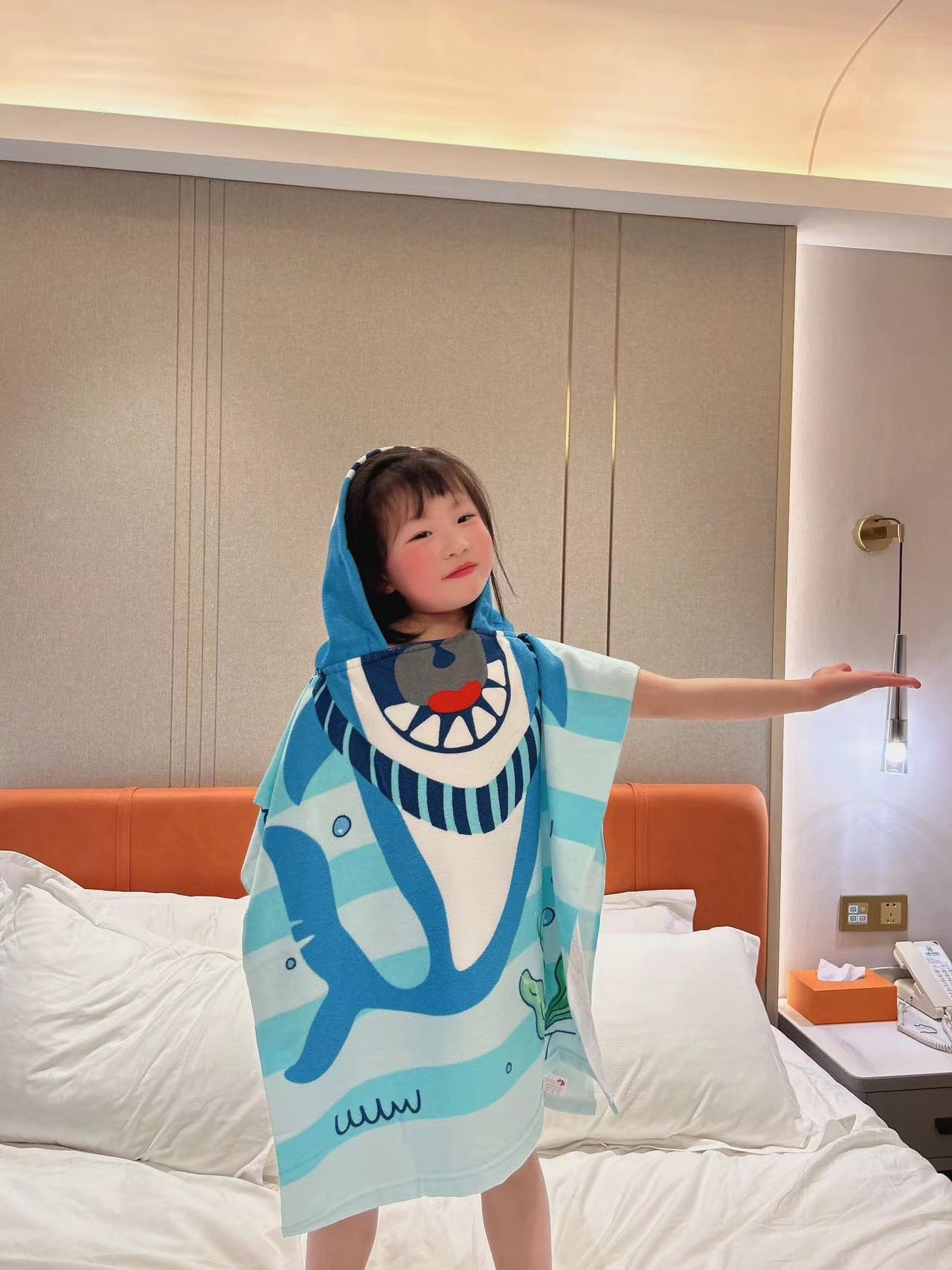 Cartoon Children's Bath Towel Cape Wearable Hooded Cape Baby Bath Absorbent Quick-Drying Beach Towel Bathrobe Towel