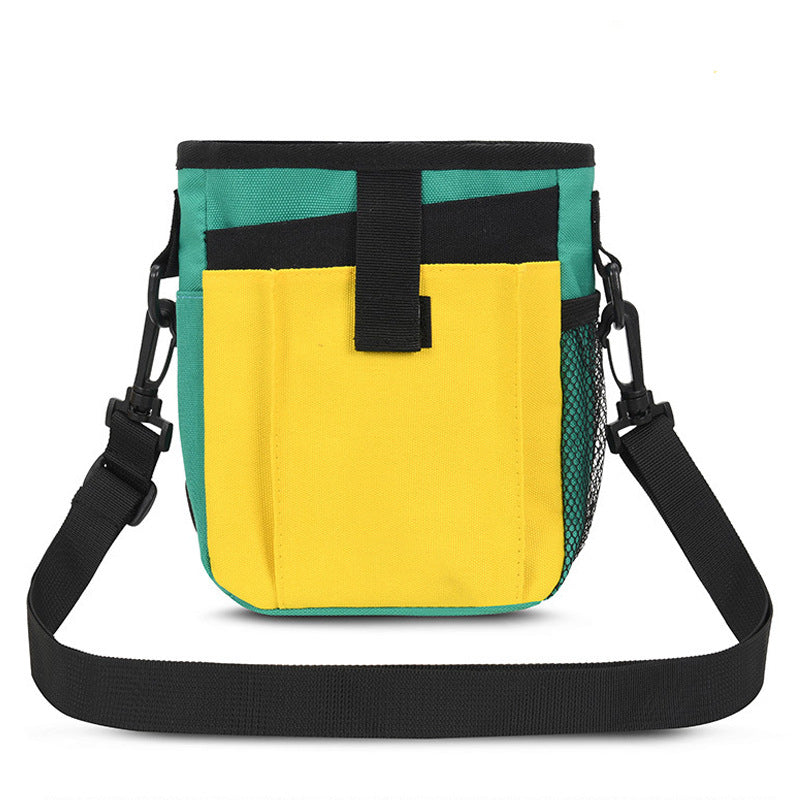 New pet feeding bag outdoor convenient dog snack bag dog outdoor pet training bag snack bag