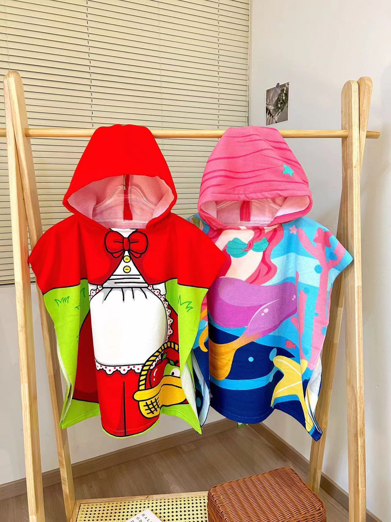 Cartoon Children's Bath Towel Cape Wearable Hooded Cape Baby Bath Absorbent Quick-Drying Beach Towel Bathrobe Towel