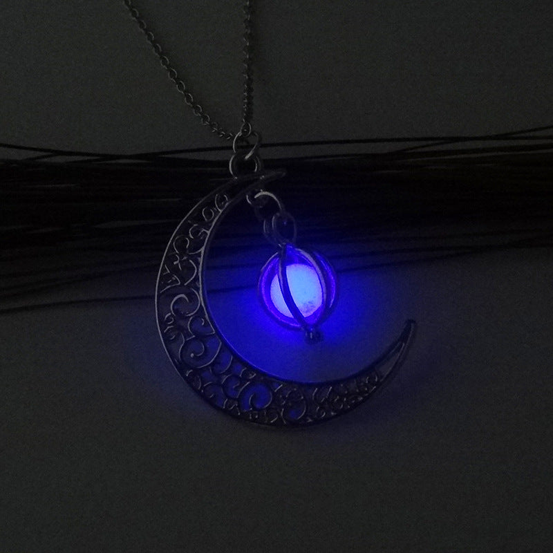 European and American luminous simple accessories, a variety of popular fashionable and versatile luminous hollow necklaces, women's Halloween accessories