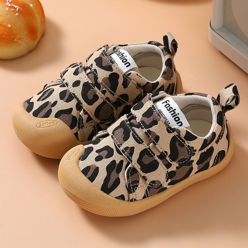 Boys and girls baby toddler shoes non-slip wear-resistant spring and autumn soft sole breathable 0-1-3 years old 2 girls baby cloth anti-collision shoes
