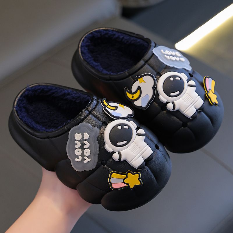 Winter children's cotton slippers for boys and girls, non-slip, warm and velvet home bags, baby outer wear, children's furry cotton shoes
