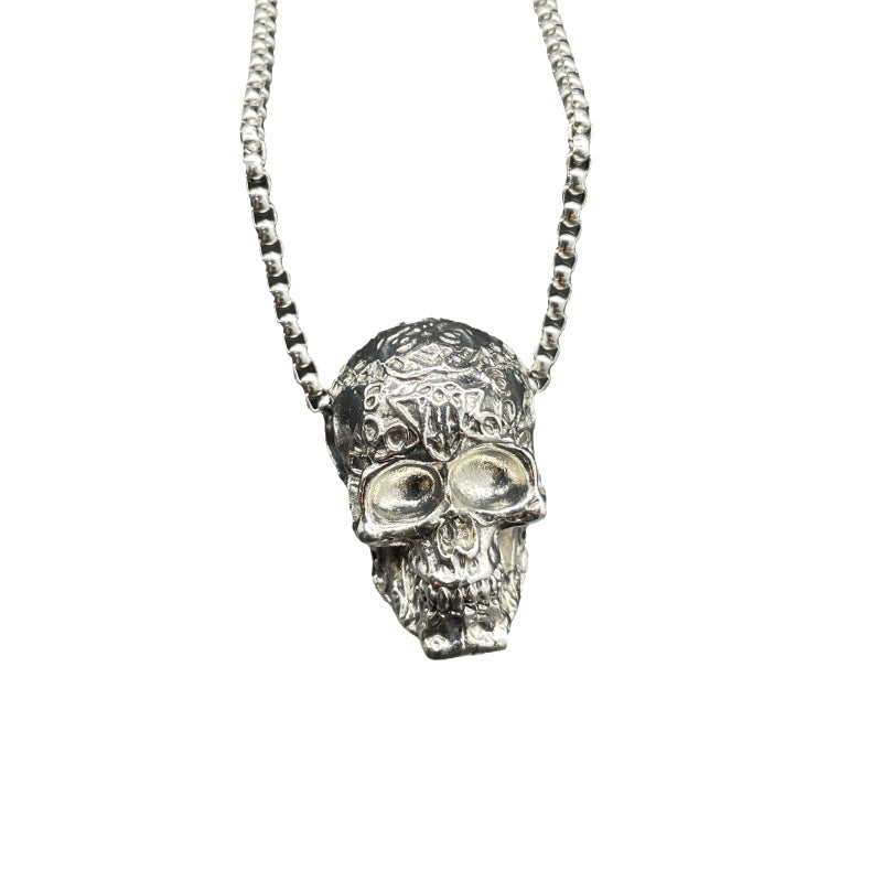 Retro Hip Hop Skull Titanium Steel Necklace Men and Women Domineering Skull Pendant Necklace Halloween Dress Up Gift Pendant