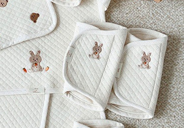 ins Korean baby universal sucking belt chest bite towel shoulder waist stool accessories pure cotton baby carrier bib towel