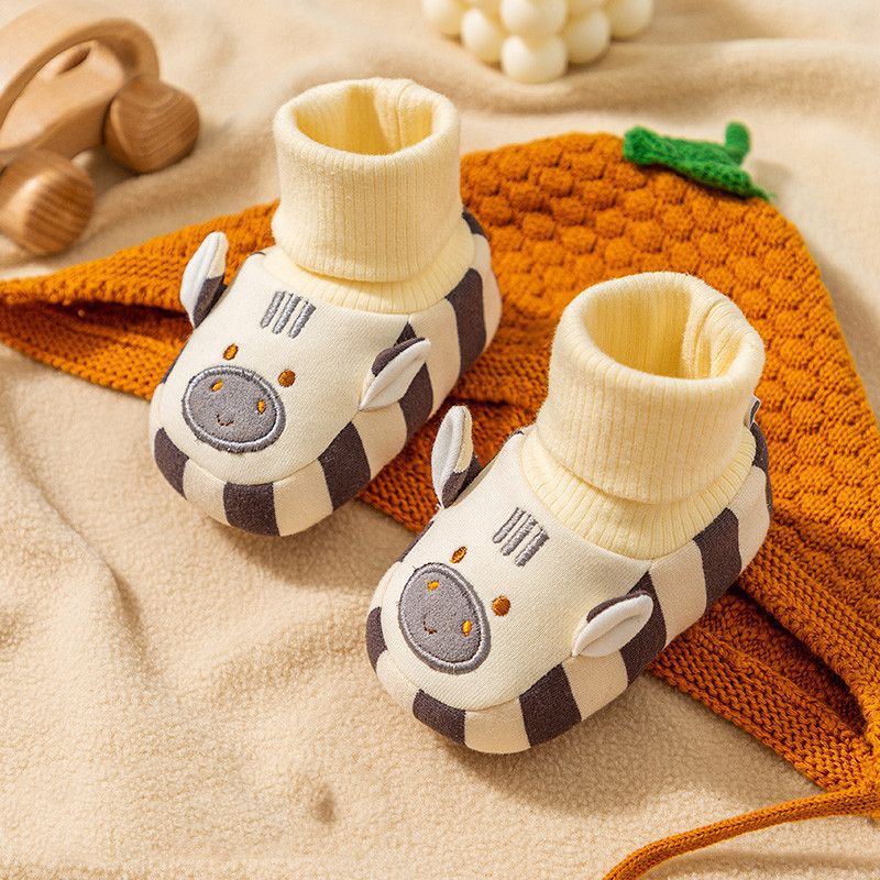 Baby shoes autumn and winter March-June-December boys and girls new style soft soles non-slip front shoes for newborns