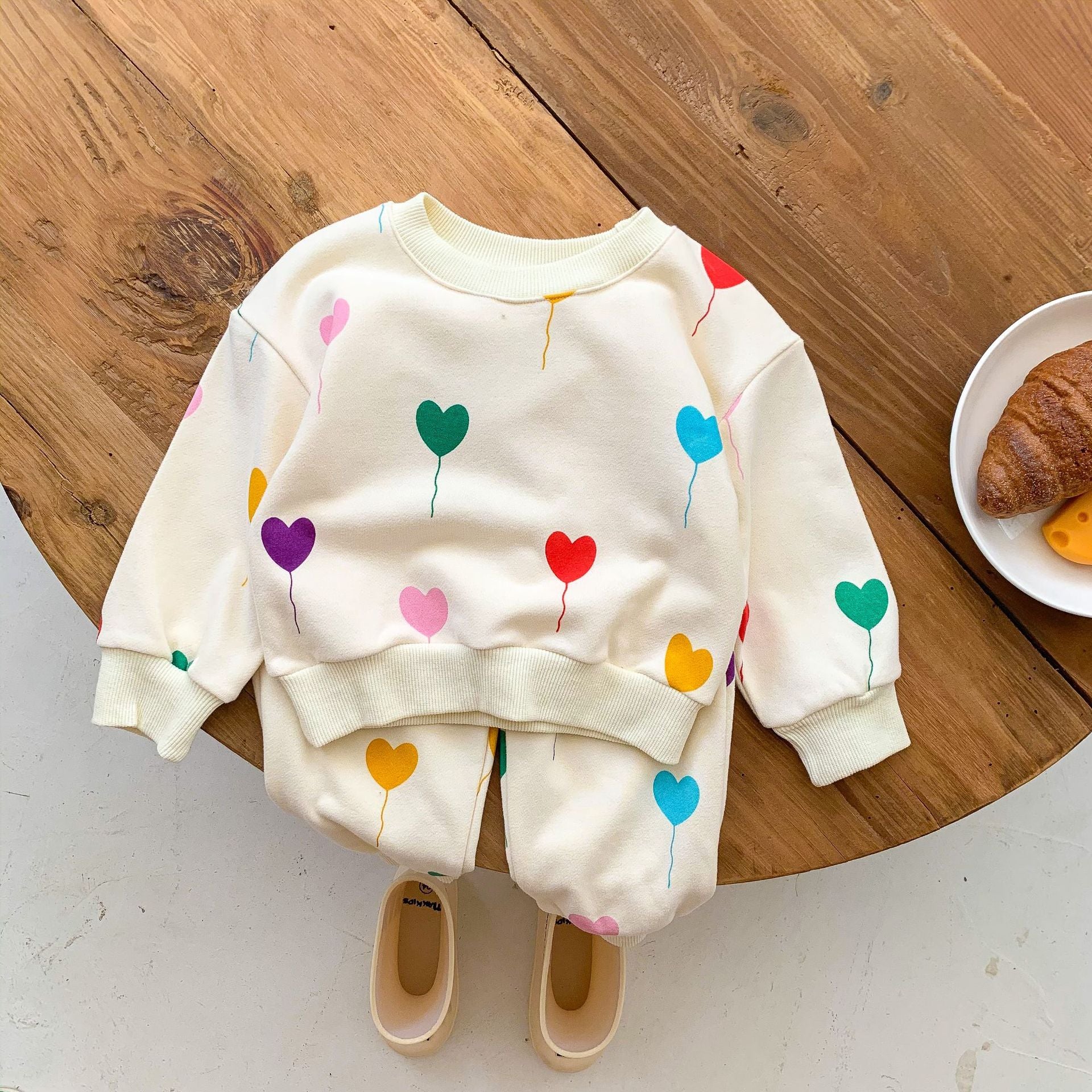 Korean version of infants and young children's spring and autumn ins love printing fashionable boys and girls sweatshirt baby comfortable two-piece suit