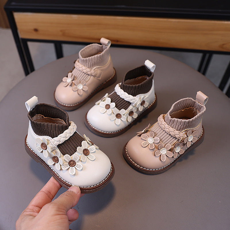 One piece of spring and autumn shoes for 1-2 years old baby girl baby short boots breathable baby soft bottom non-slip toddler shoes