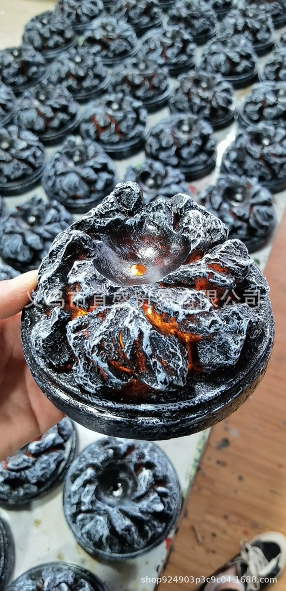 Halloween cross-border new dragon egg lava base resin luminous dinosaur egg decoration home furnishings decoration egg