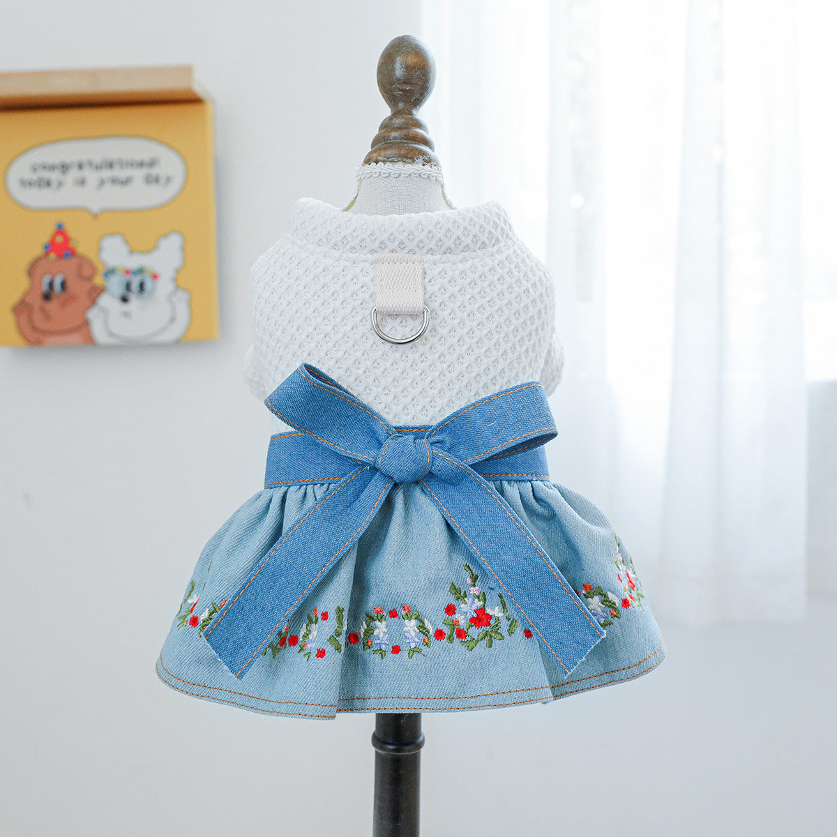 Spot cross-border hot-selling pet puppy and cat clothes source factory autumn and winter new blue noble dress skirt