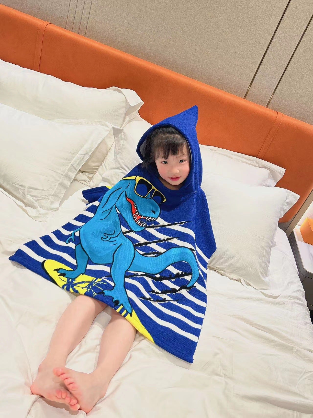 Cartoon Children's Bath Towel Cape Wearable Hooded Cape Baby Bath Absorbent Quick-Drying Beach Towel Bathrobe Towel