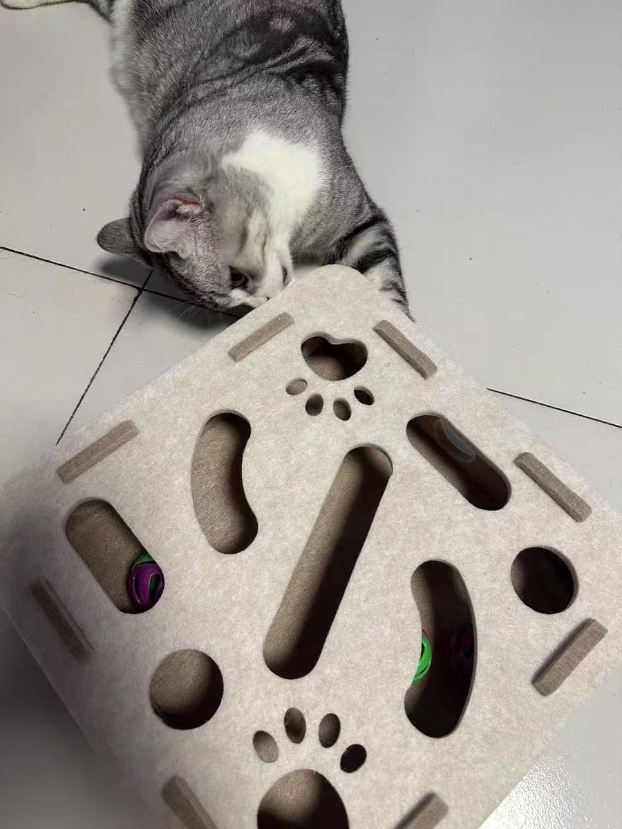 Cat Toy Self-entertainment Boredom Relief Artifact Kitten Pet Cat Puzzle Maze Hole Felt Box Cat Bell Ball