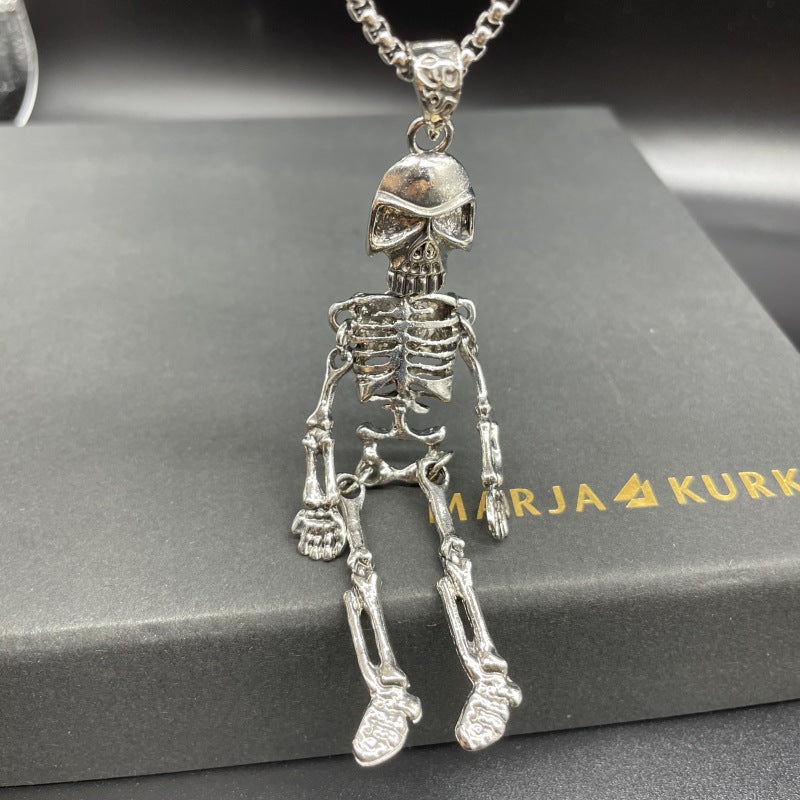 Retro Hip Hop Skull Titanium Steel Necklace Men and Women Domineering Skull Pendant Necklace Halloween Dress Up Gift Pendant