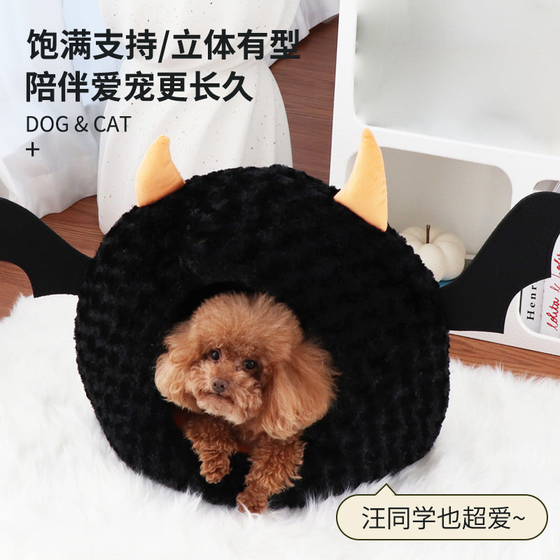 Halloween pet supplies four seasons universal closed thickened cushion nest house little devil warm dog house cat house