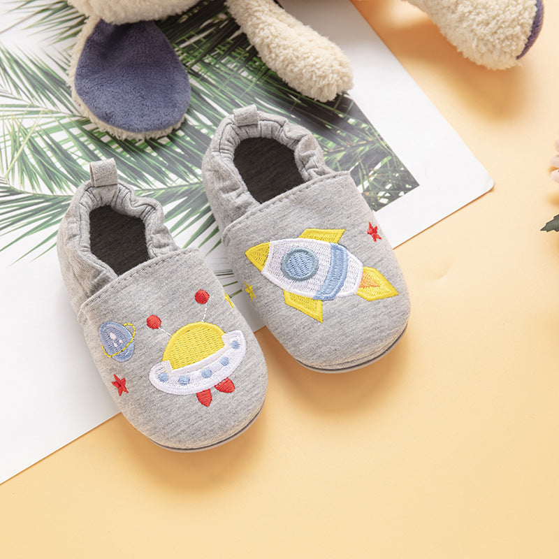 Factory direct sales baby soft sole toddler shoes 0-1-2 years old boys and girls baby shoes fashionable home non-slip baby shoes