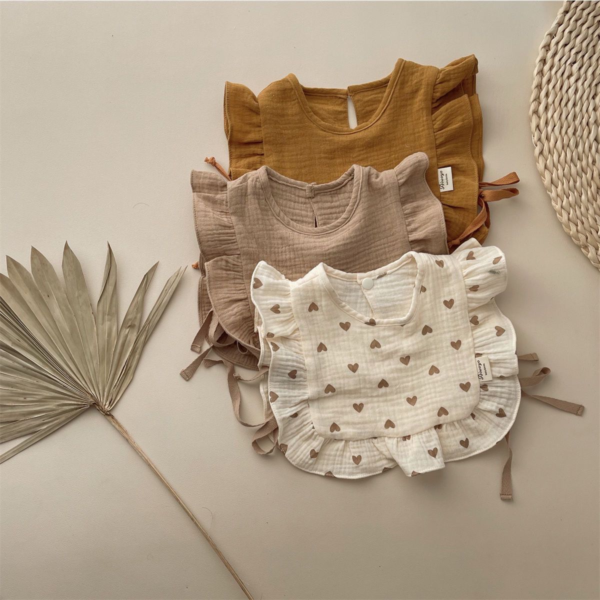 ins autumn and winter pure cotton gauze bib baby lace bib baby tie bib fake collar neck anti-spitting milk