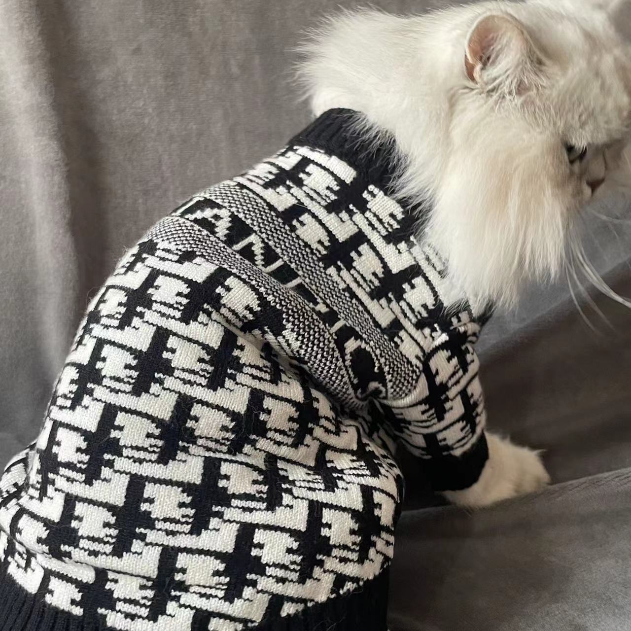 Autumn and winter trendy new knitted pet sweaters cross-border hot-selling cats and dogs warm and comfortable clothes Teddy clothing
