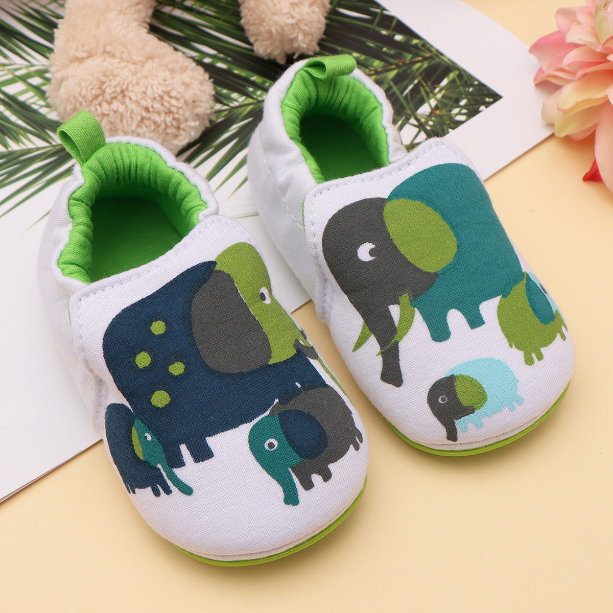 Factory direct sales baby soft sole toddler shoes 0-1-2 years old boys and girls baby shoes fashionable home non-slip baby shoes