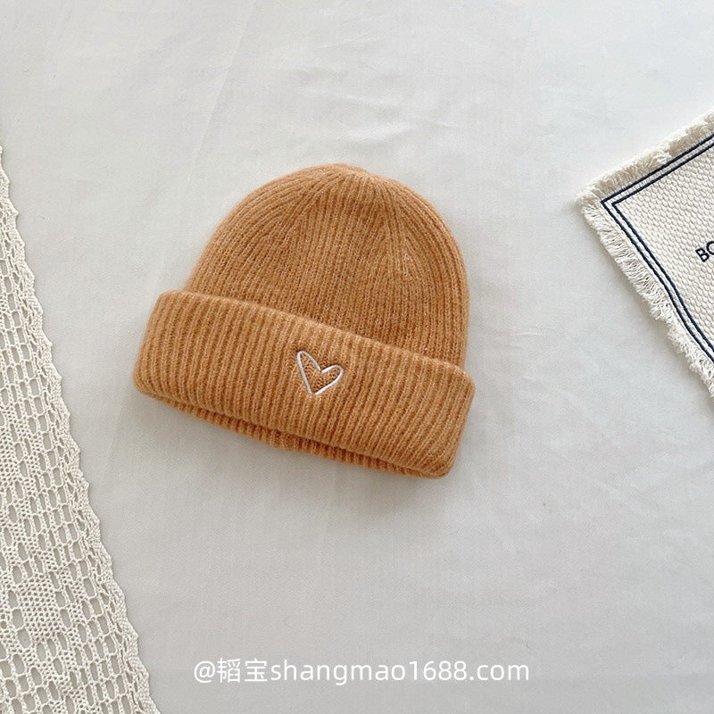 Autumn and winter new love embroidery solid color children's wool hat baby versatile knitted hat Korean version boys and girls suit trend