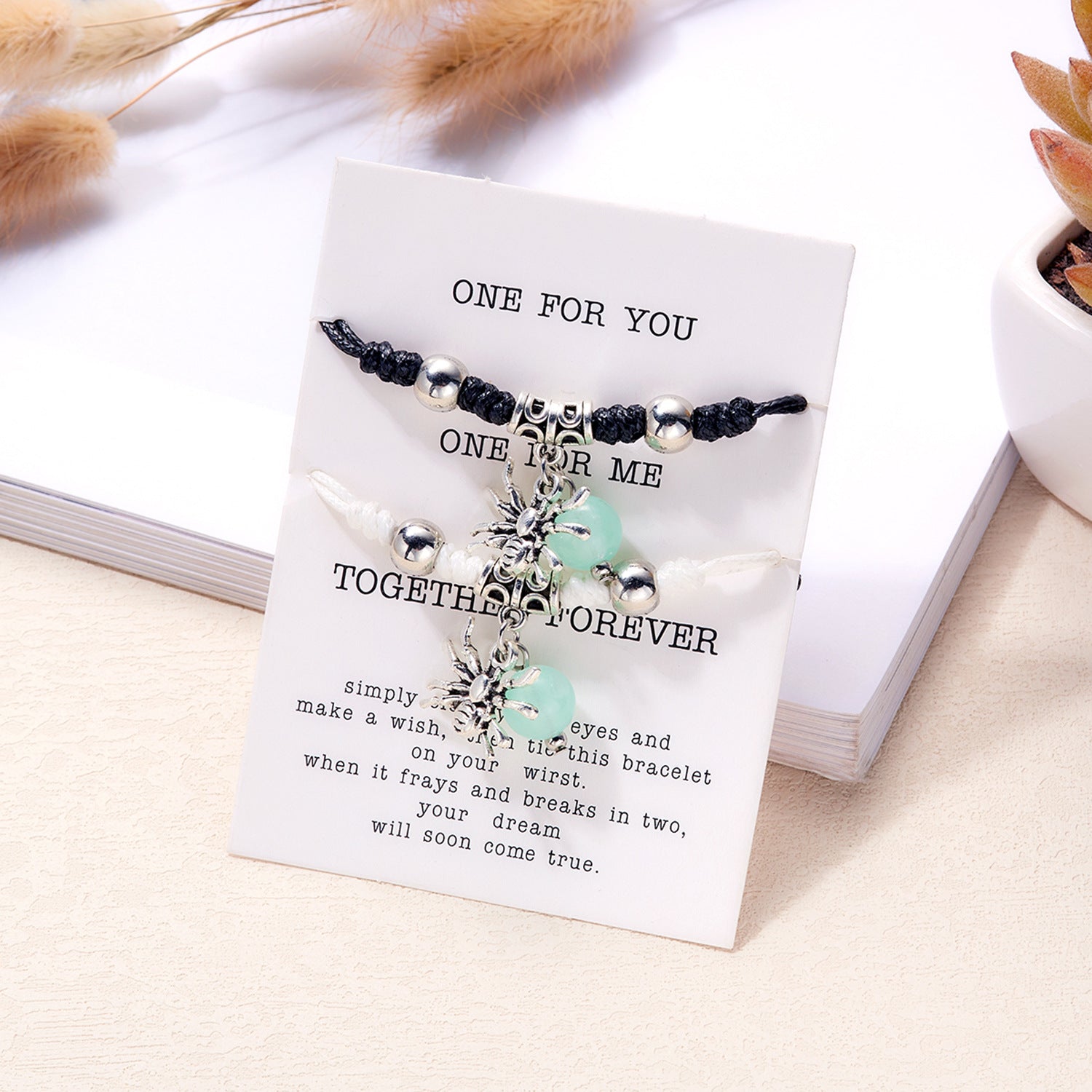 Cross-border new Halloween jewelry personality creative spider heart magnetic couple bracelet elastic beaded jewelry for women