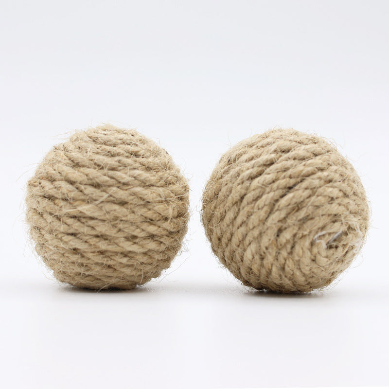 Pet hemp rope ball 4.5CM natural color woven hemp ball containing small sand and stone throwing toy hemp ball