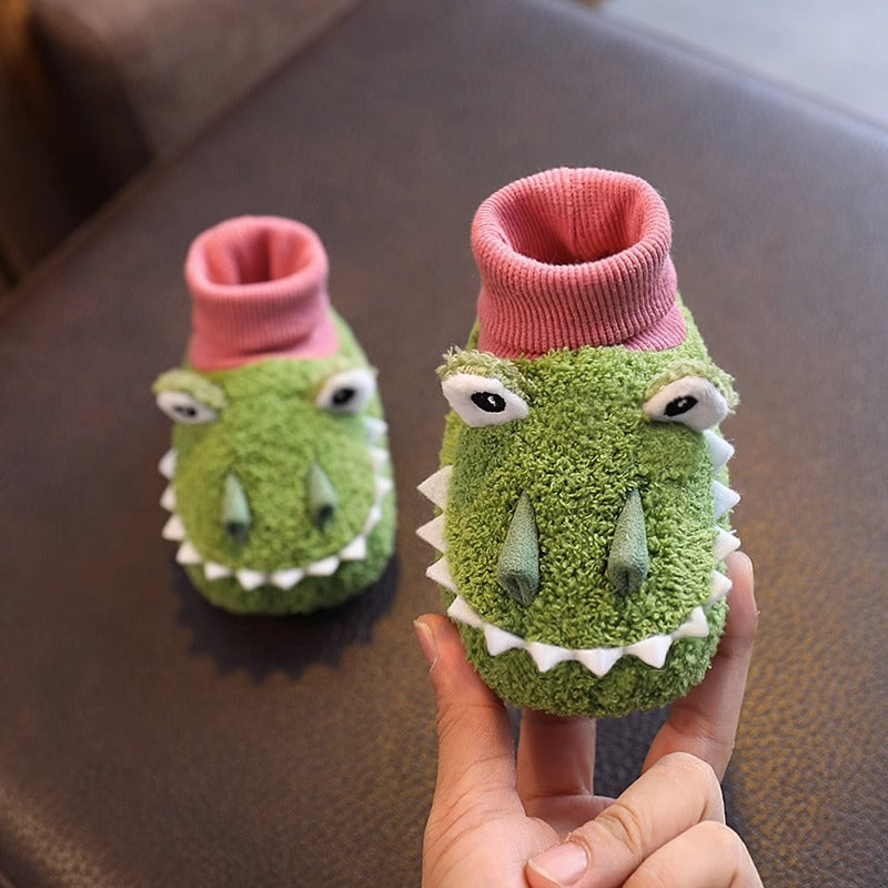 Autumn and winter infant shoes plus velvet 0-1 year old baby soft sole non-falling cotton shoes keep warm newborn full moon shoes and socks