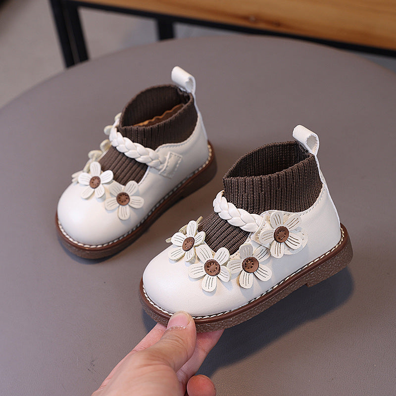 One piece of spring and autumn shoes for 1-2 years old baby girl baby short boots breathable baby soft bottom non-slip toddler shoes