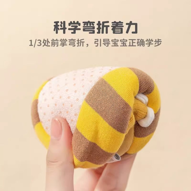 Baby socks shoes spring and autumn baby toddler shoes soft sole newborn cloth shoes 0-3 months toddler shoes and socks anti-fall newborn