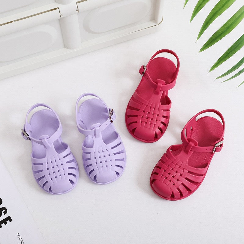 Summer children's jelly shoes baby toddler shoes for middle and large boys and girls with closed toe Roman shoes with soft bottom and flat bottom hole shoes