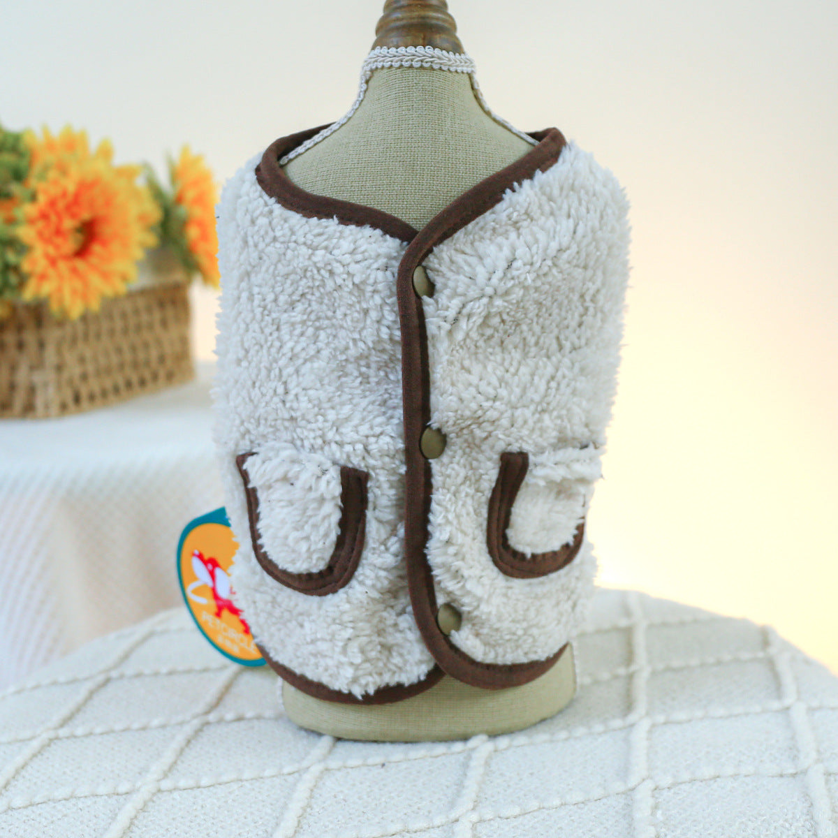 Spot cross-border hot-selling pet puppy and cat clothes source factory autumn and winter new lambskin fragrance vest