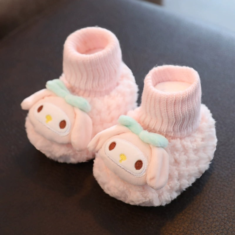 Autumn and winter infant shoes plus velvet 0-1 year old baby soft sole non-falling cotton shoes keep warm newborn full moon shoes and socks