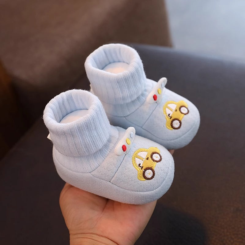 Autumn and winter infant shoes plus velvet 0-1 year old baby soft sole non-falling cotton shoes keep warm newborn full moon shoes and socks