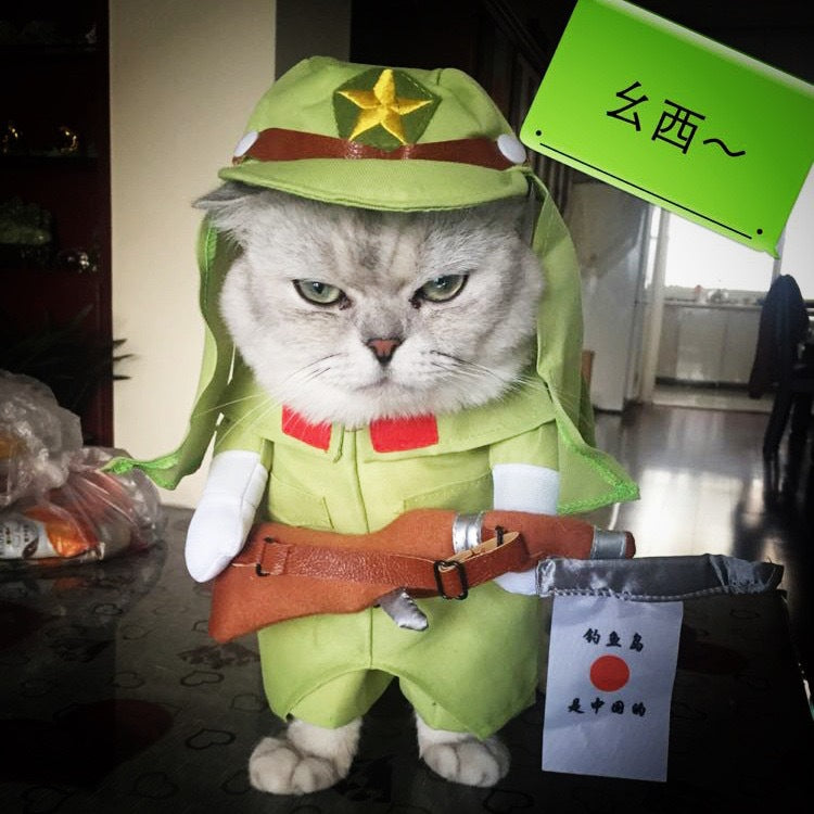 Funny dog and cat clothes, funny knife-holding Samoyed cute Bichon creative pet Teddy French bulldog spoof