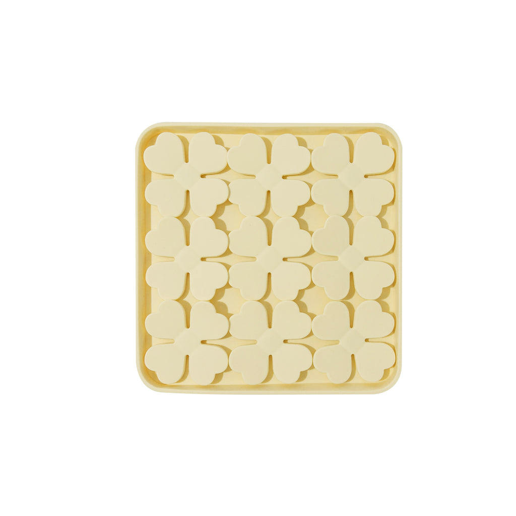 Dog slow food bowl food grade silicone licking pad licking plate pet cat educational leaking food hiding toy with suction cup