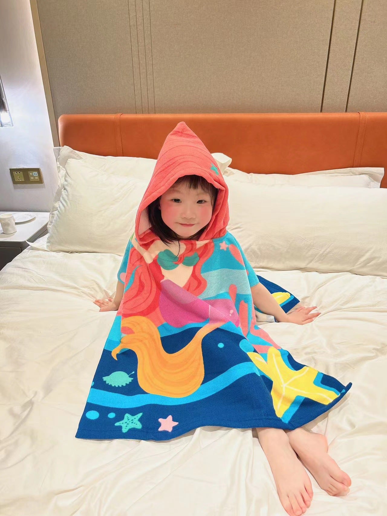 Cartoon Children's Bath Towel Cape Wearable Hooded Cape Baby Bath Absorbent Quick-Drying Beach Towel Bathrobe Towel