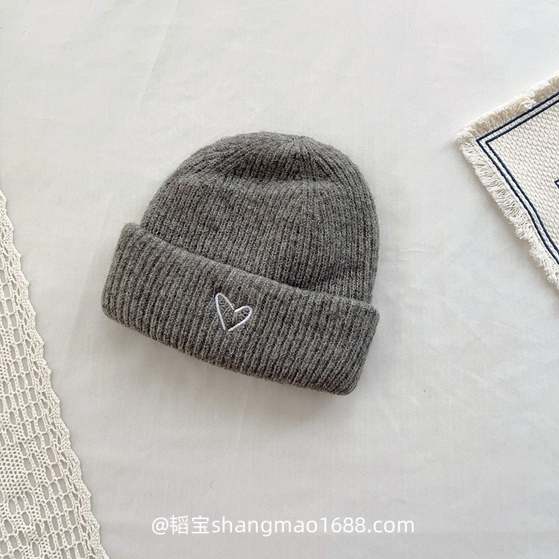 Autumn and winter new love embroidery solid color children's wool hat baby versatile knitted hat Korean version boys and girls suit trend