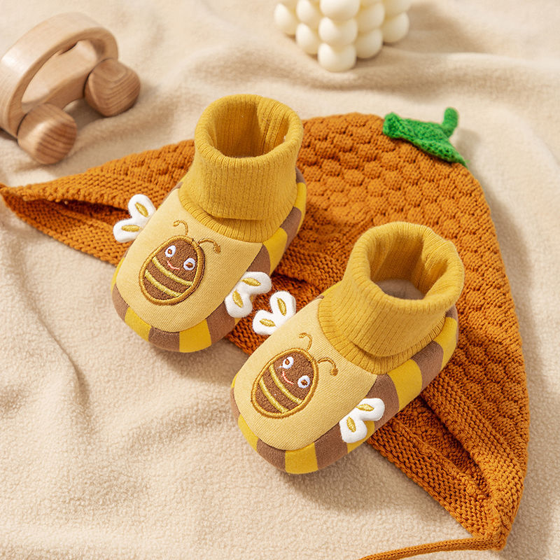 Baby shoes autumn and winter March-June-December boys and girls new style soft soles non-slip front shoes for newborns