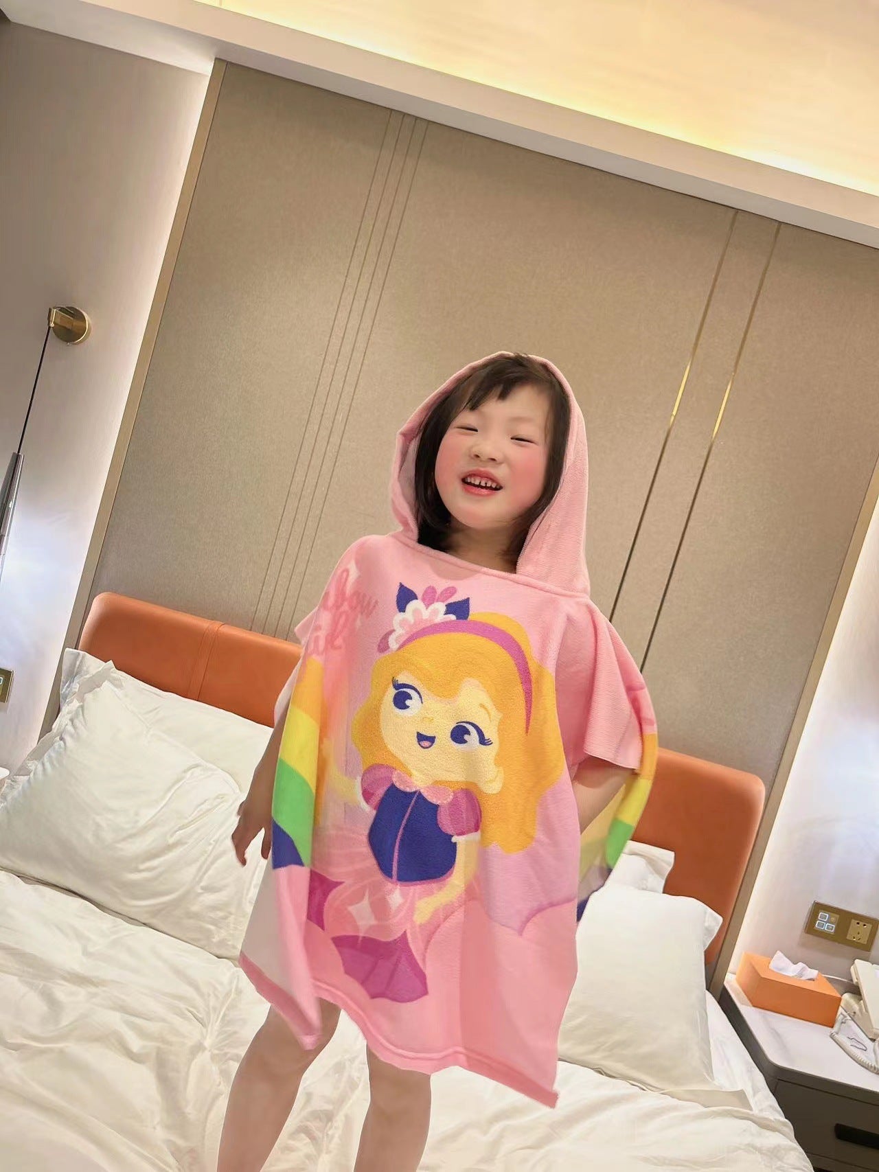 Cartoon Children's Bath Towel Cape Wearable Hooded Cape Baby Bath Absorbent Quick-Drying Beach Towel Bathrobe Towel