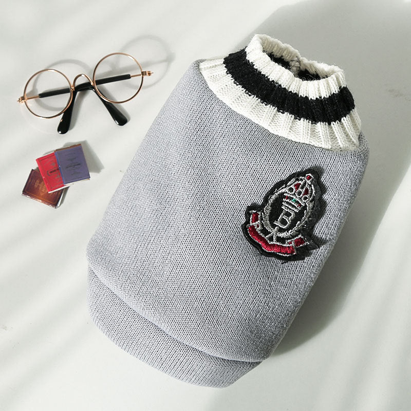 New autumn and winter knitted vest V-neck college style pet dog cat clothes vest Teddy Pomeranian supplies