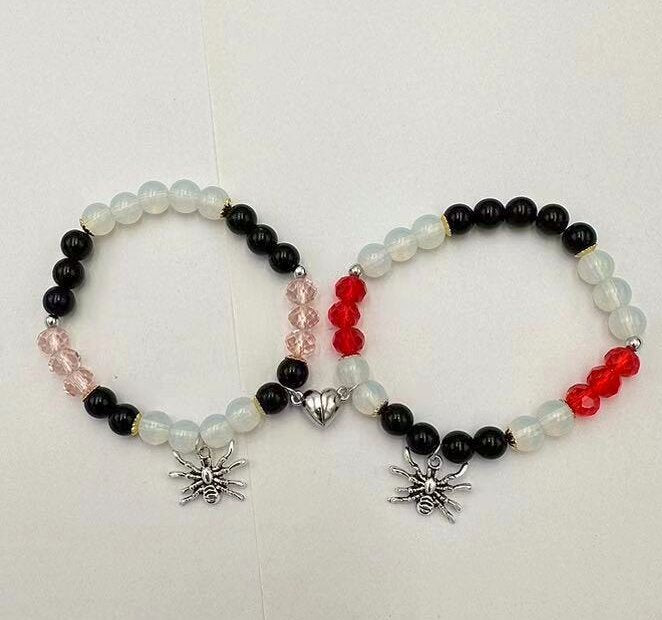 Cross-border hot selling Halloween spider love magnetic attraction bracelet beaded elastic adjustable couple holiday bracelet