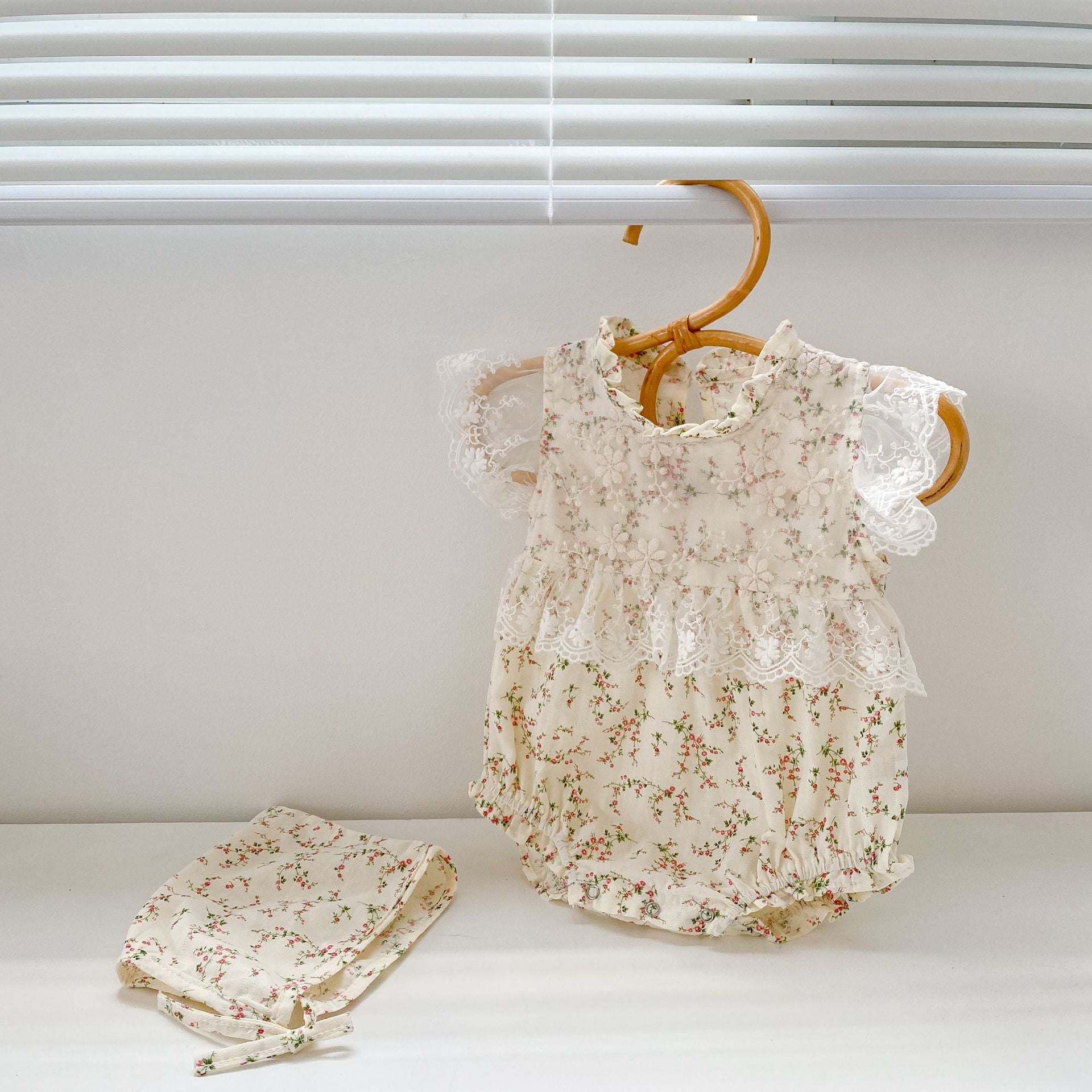 ins2023 Summer Little Rattan Mesh Lace Flying Sleeve Harness Baby Girl Baby Infant Children Harness One-piece Romper