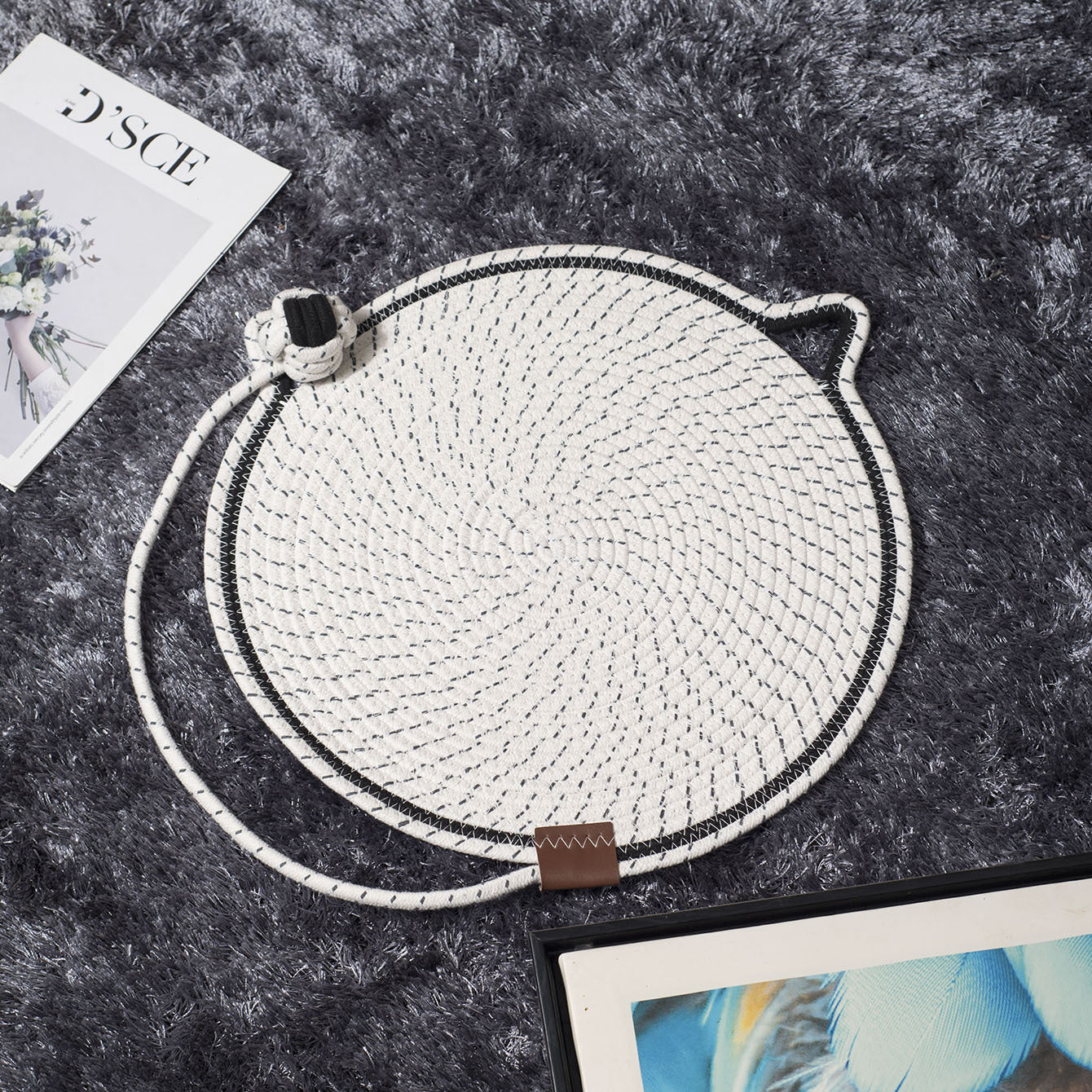 Cross-border cotton rope woven cat scratching mat toy ball integrated cat sleeping mat scratch-resistant wear-resistant washable pet mat