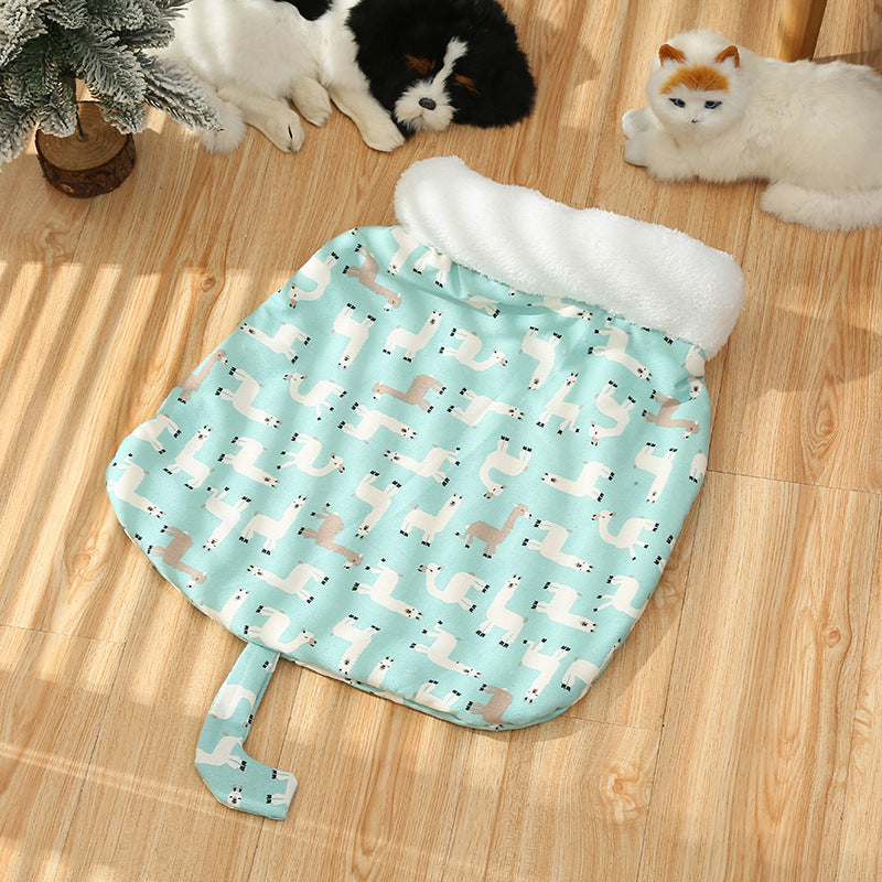 Cat sleeping bag pet tunnel cat bed net celebrity semi-enclosed cat and dog quilt autumn and winter model drill hole warm cat quilt